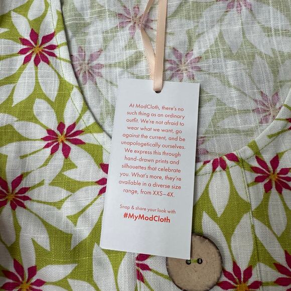 ModCloth Love of Buttons Sleeveless Top in Green Floral XXS NWT - Picture 6 of 9